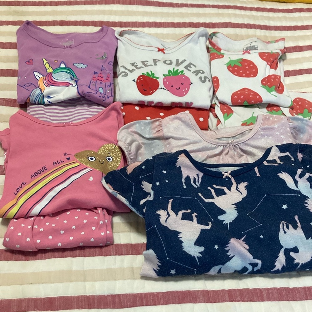Lot of Carter’s summer PJs and nighties